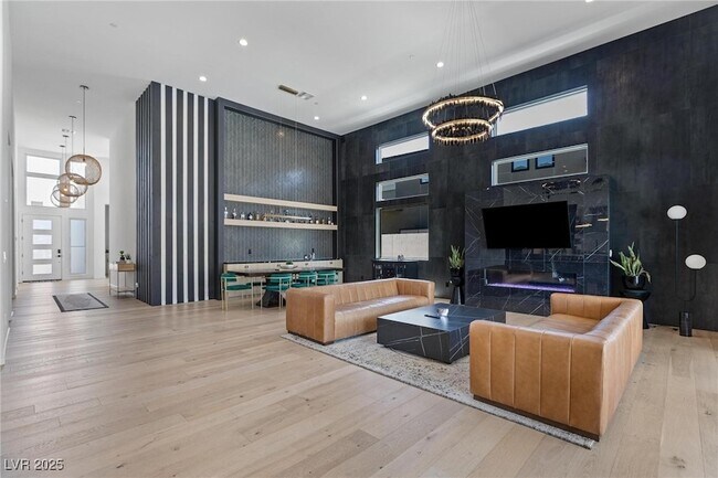 Building Photo - 10927 White Clay Dr