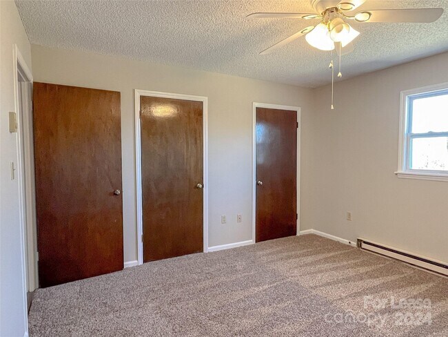 Building Photo - 4835 Horseshoe Bend Rd