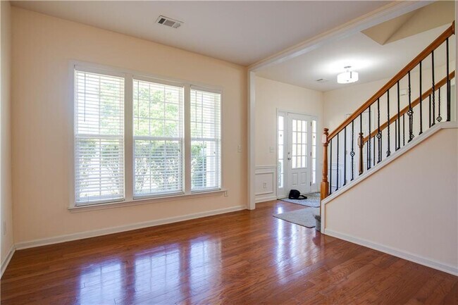 Building Photo - 2565 Vistoria Dr
