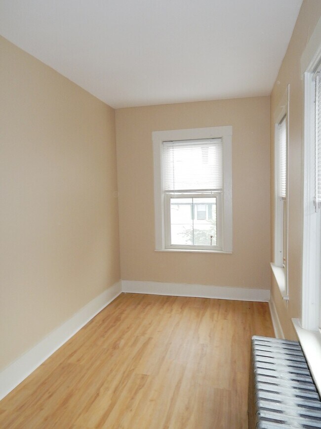 Building Photo - 173 Broadway