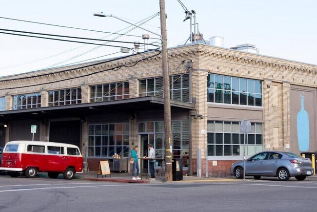 Building Photo - Modern Industrial Loft in Jack London Square