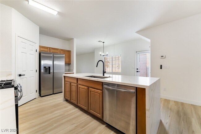 Building Photo - 5980 Gentleslope St