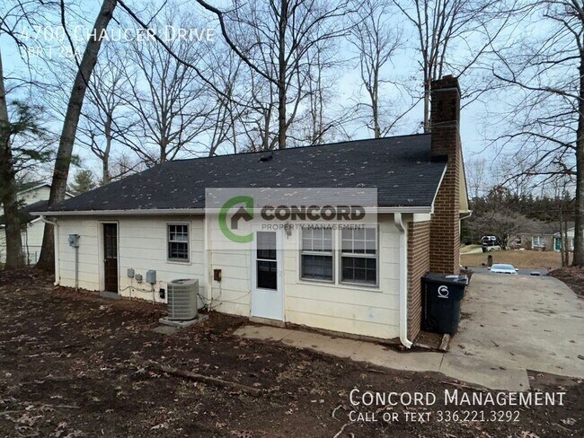 Building Photo - 4700 Chaucer Dr