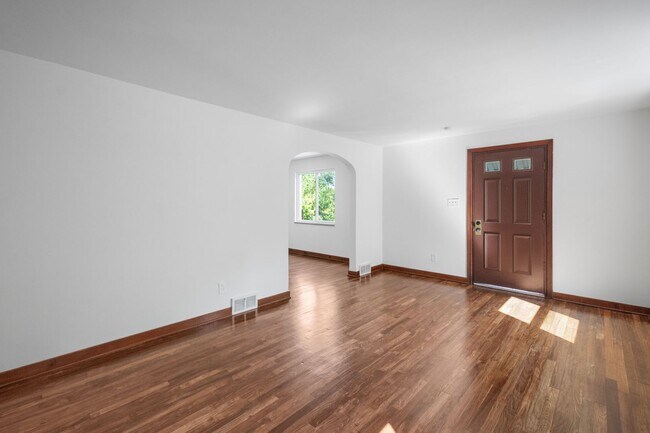 Building Photo - 5746 Poketa Rd