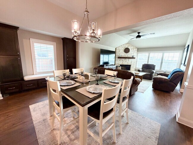 Building Photo - Beautiful 4 Bedroom Rental with Garage & Outdoor Living Space