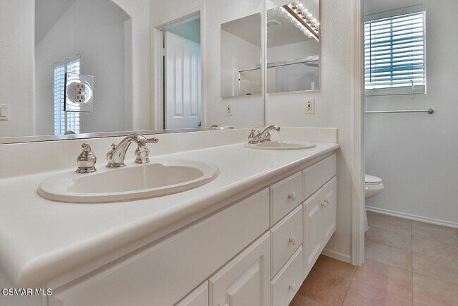 Building Photo - 5505 Salerno Dr