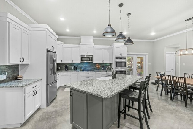 Building Photo - 15765 Salado Dr