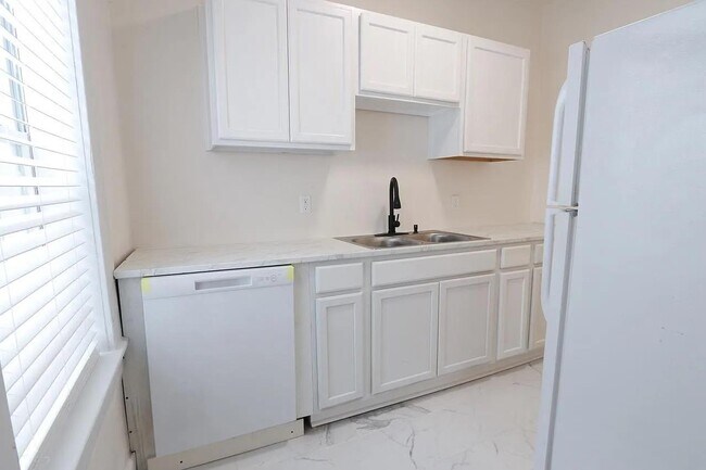 Building Photo - 1529 Madison Ave