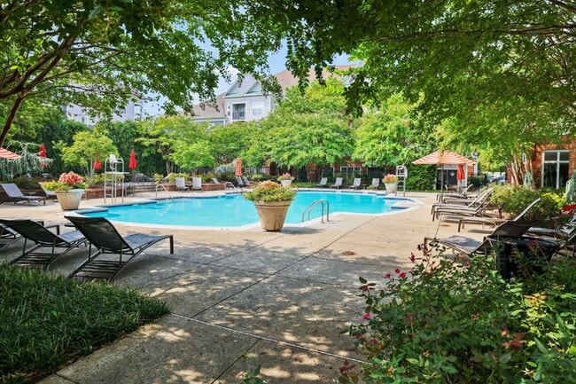 Building Photo - Spacious, Private AND Convenient 2-Level C...