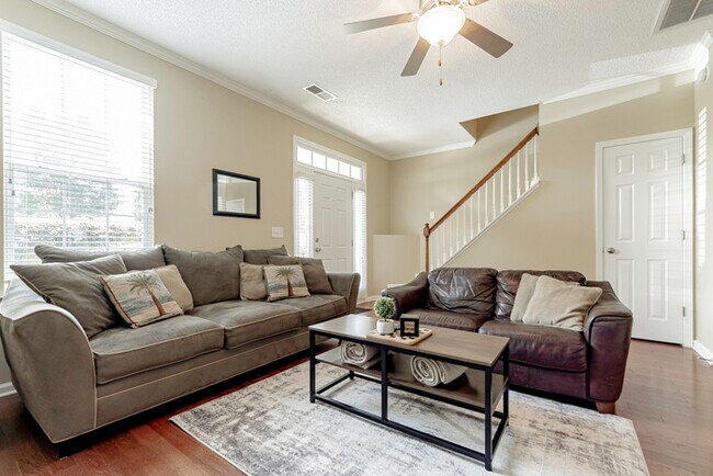 Building Photo - Furnished Rental Utilities included