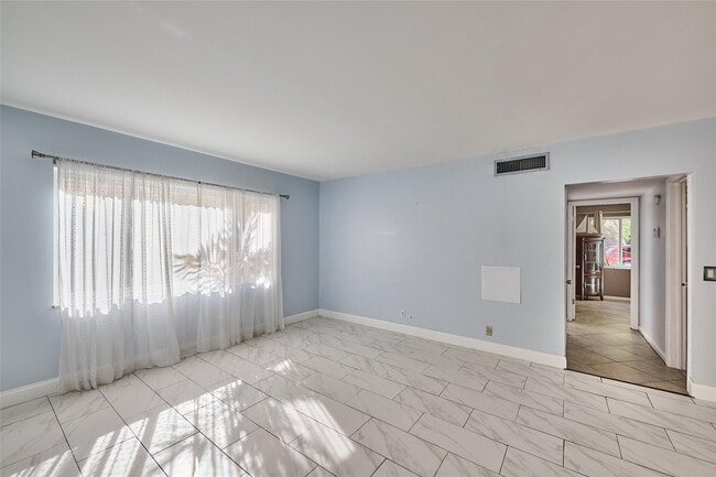 Building Photo - 5720 NE 22nd Way