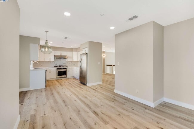 Building Photo - 4579 Mangrove Dr