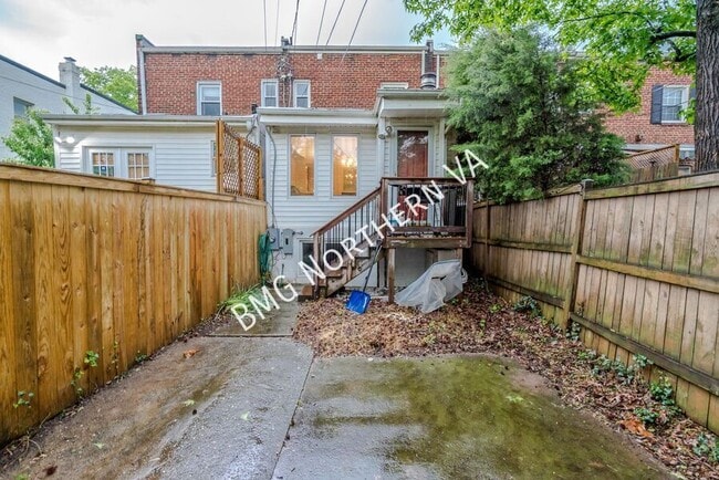 Building Photo - 1132 Powhatan St