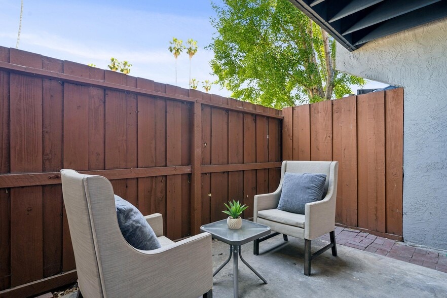 Building Photo - 1009 Murrieta Blvd