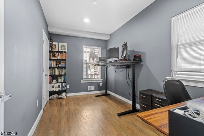 Building Photo - 110 Park Ave