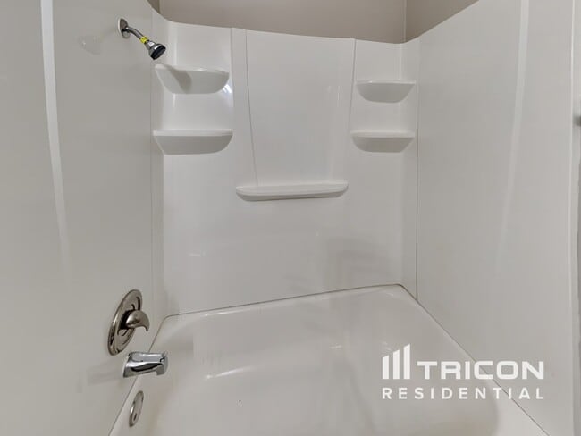 Building Photo - 5350 Binz Engleman Road San Antonio TX