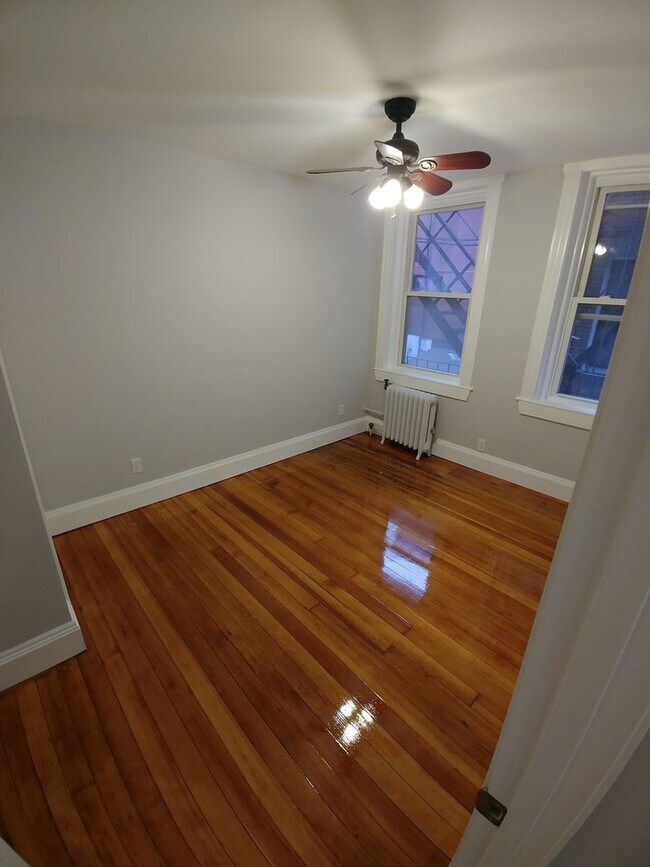 Building Photo - NORTH END 3 BED!!!!