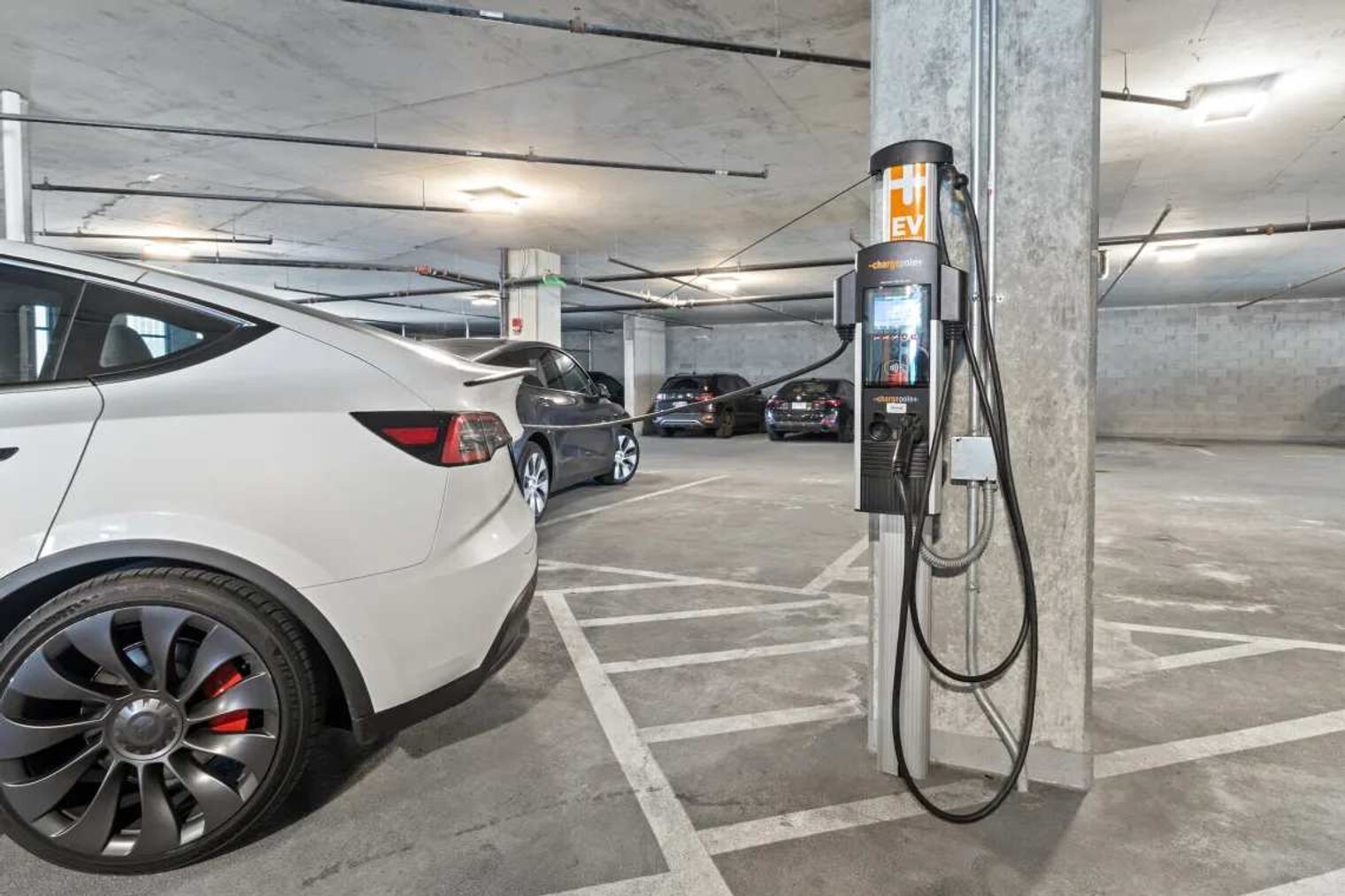 Building Photo - 730 N Milwaukee Ave