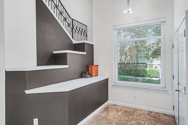 Building Photo - 437 Camille Cir