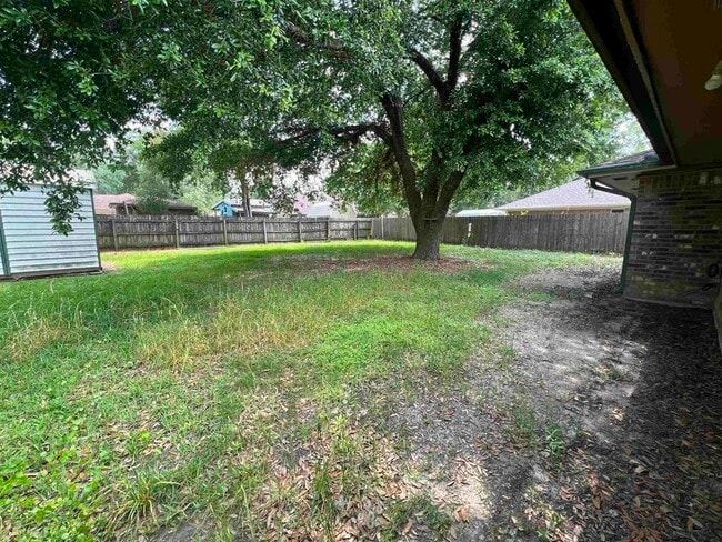 Building Photo - 12965 Larch Ln