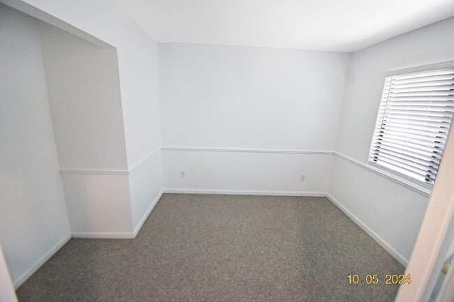 Building Photo - Great neighborhood home in a cul-de-sac!