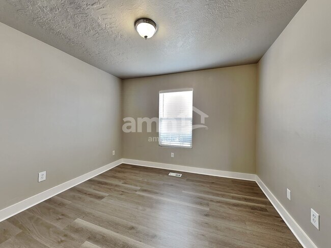 Building Photo - 5003 W Diamondback Dr