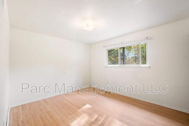 Building Photo - 2076 Harned St