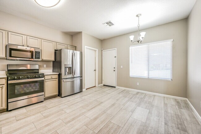 Building Photo - 12084 W Dreyfus Dr