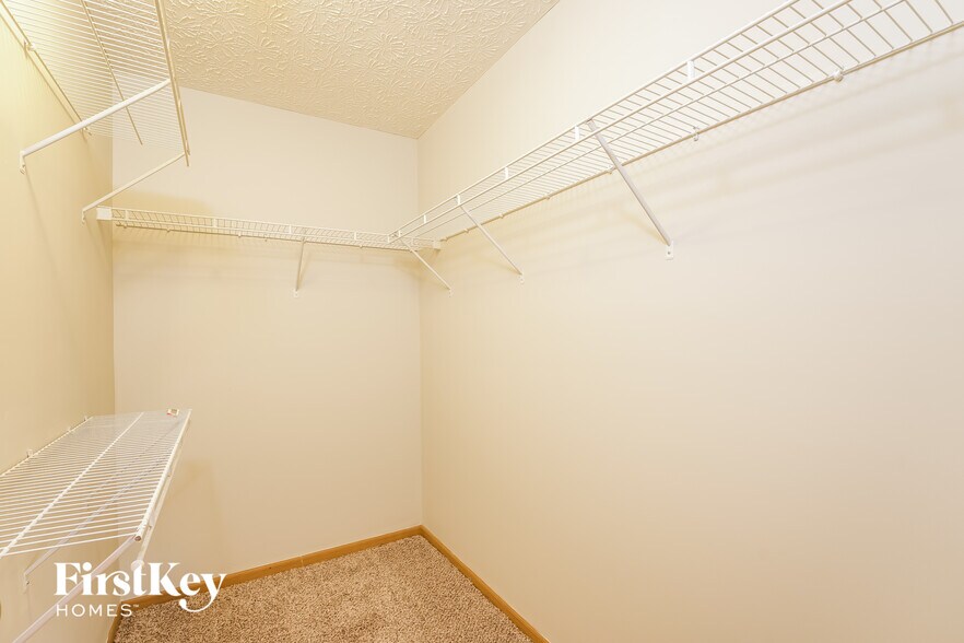 Building Photo - 8333 Mira St