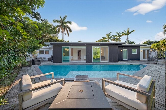 Building Photo - 1000 N Shore Dr