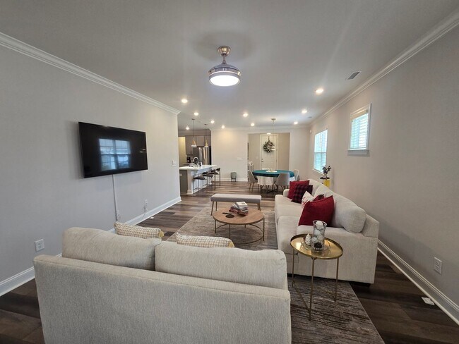 Building Photo - The Perfect Resort-Style Living in Auburn Village!