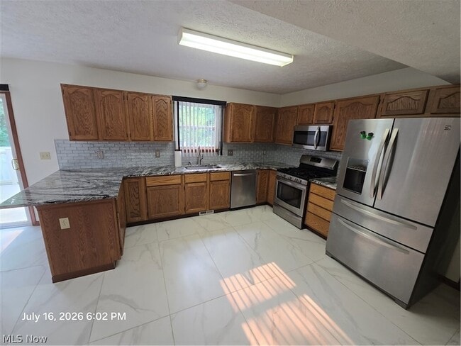 Building Photo - 6400 Monroe Ln