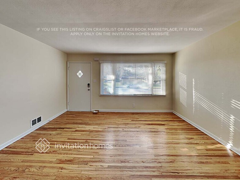 Building Photo - 1159 W Marion St