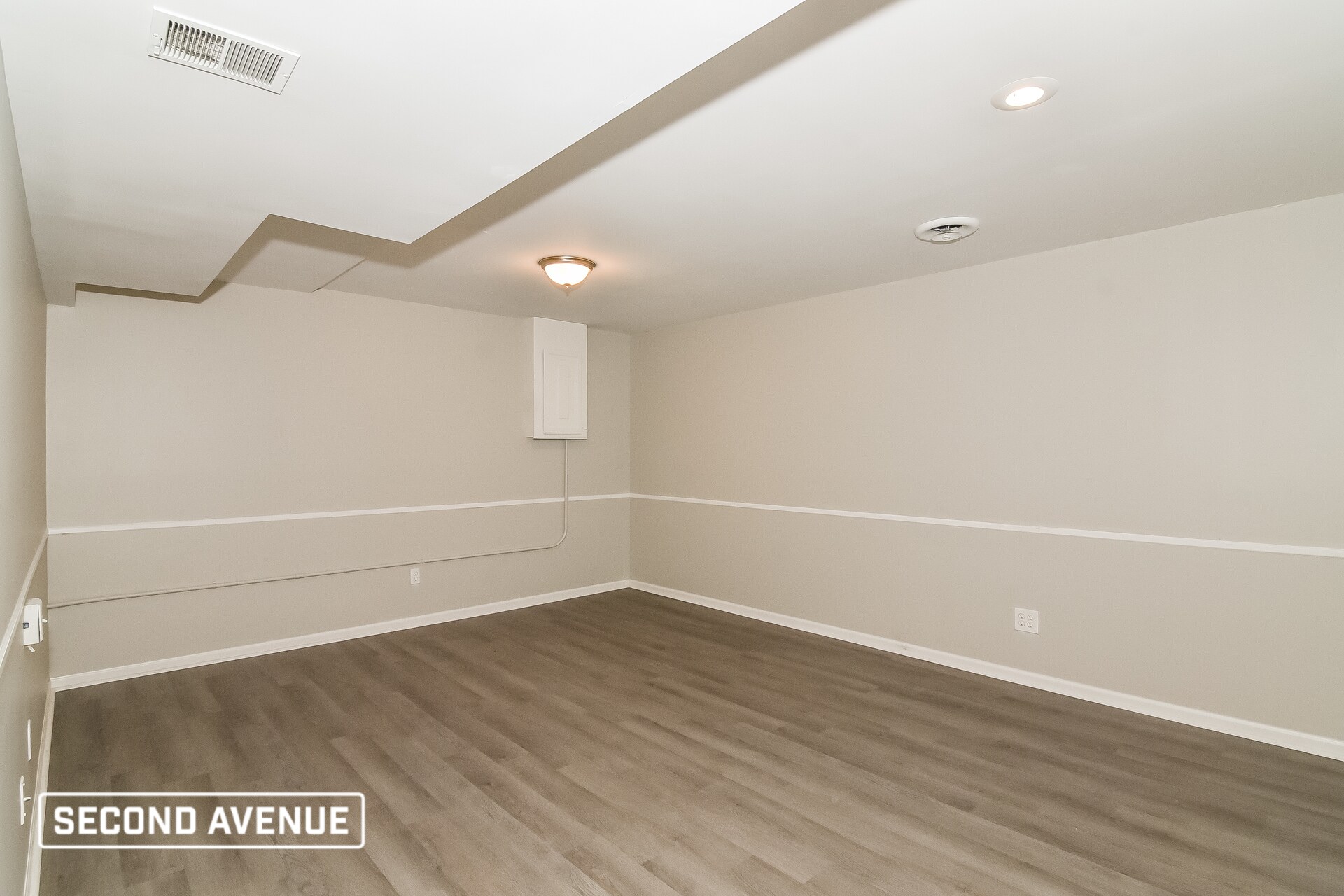 Building Photo - 716 SE Shamrock Ln