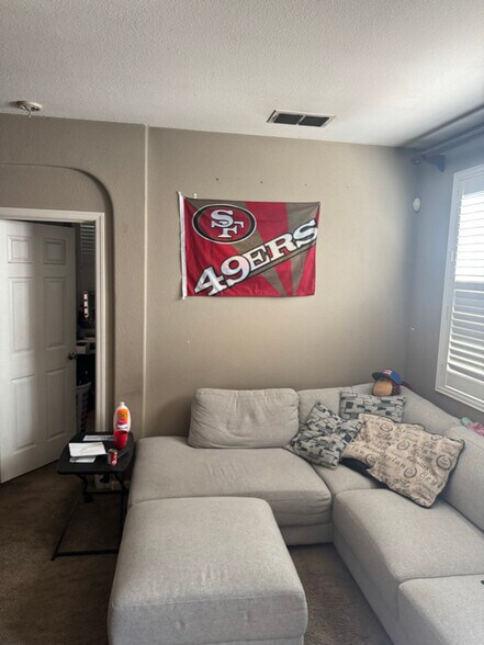 Primary Photo - 8910 Imray Way