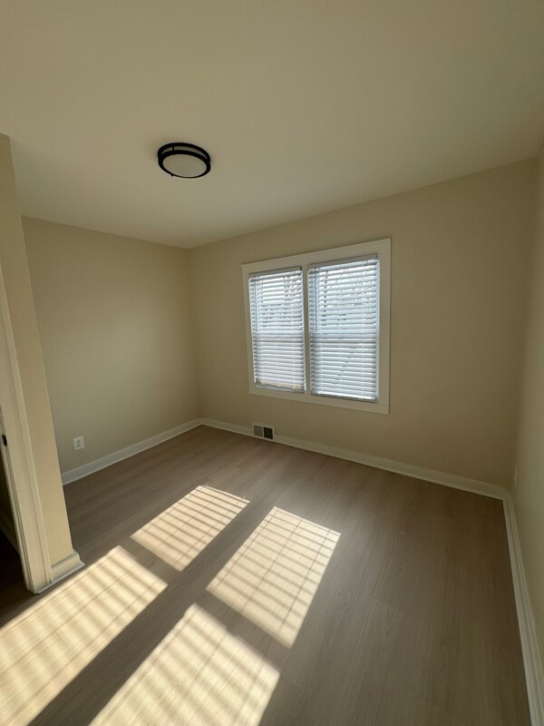 Building Photo - 393 W Milton Ave