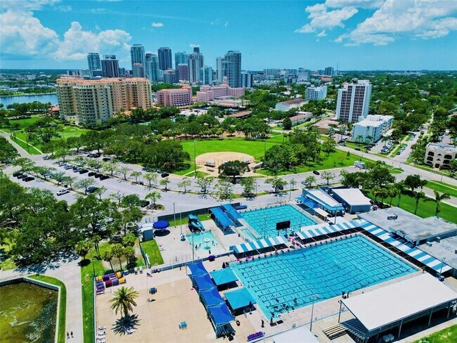 Building Photo - 130 4th Ave N