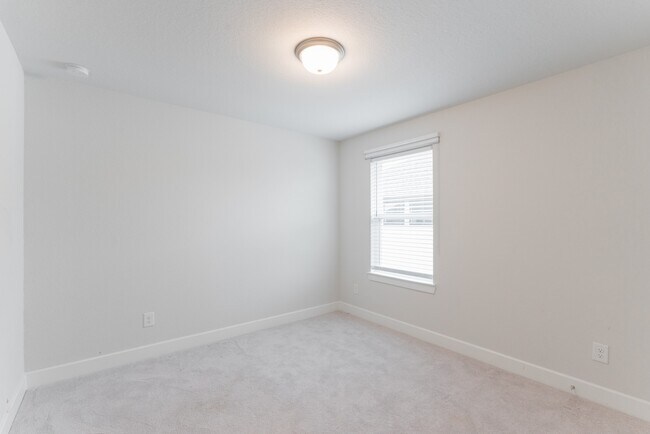 Building Photo - 146 Renodes Garden Ln