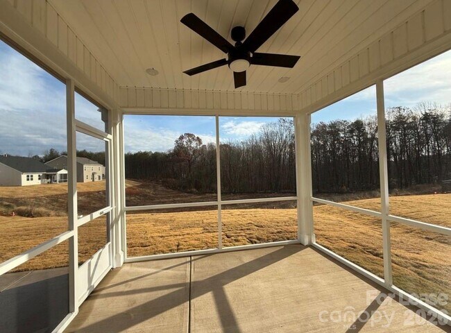 Building Photo - 3240 Laurel Brk Dr