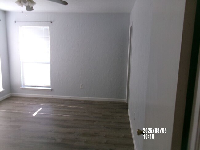 Building Photo - 6049 SW Atterbury Dr
