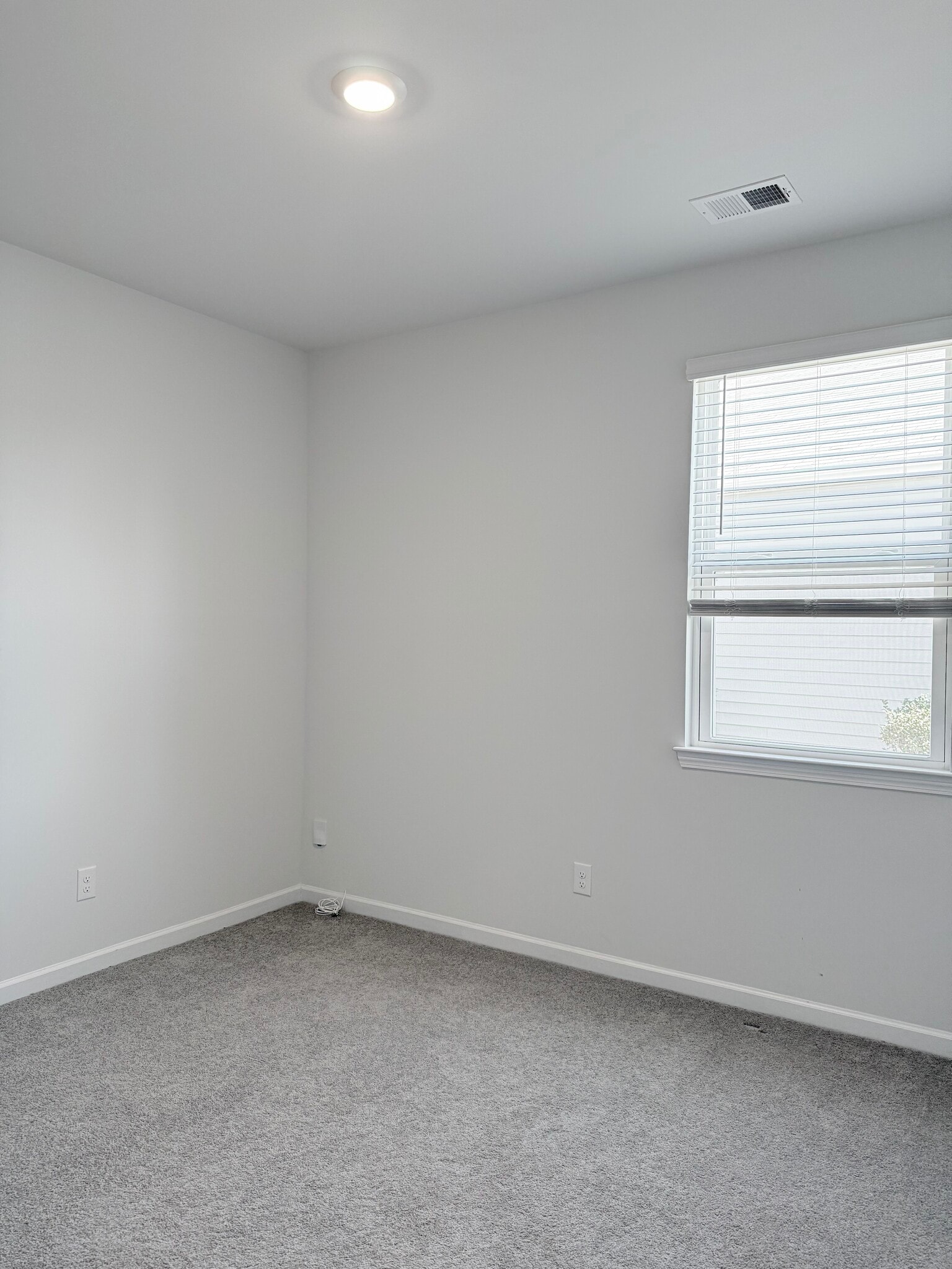 Building Photo - 320 Windy Wds Wy