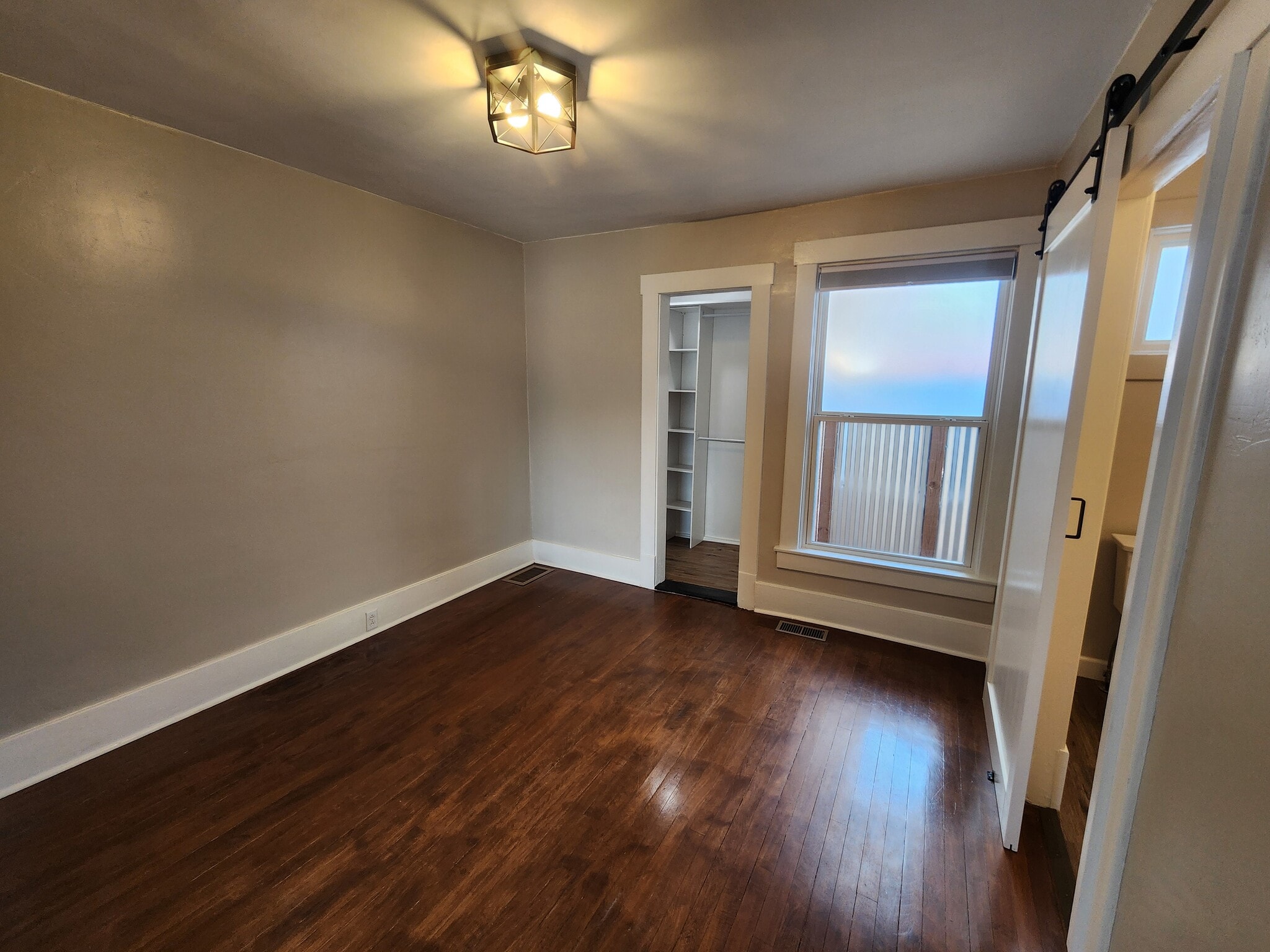Bedroom with walk in closet - 3017 Grandview St
