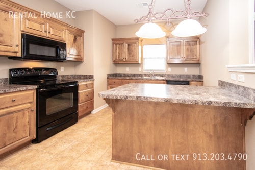 Building Photo - 2100 N 114th St