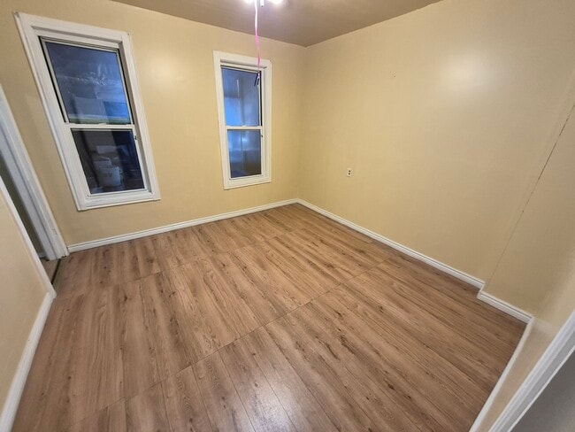 Building Photo - 2046 W 19th St