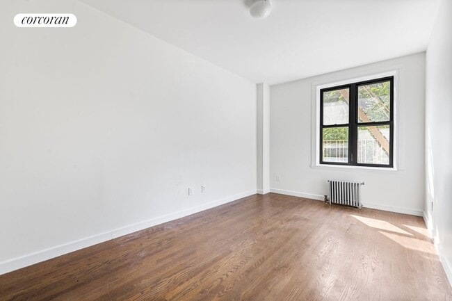 Building Photo - 710 Riverside Dr