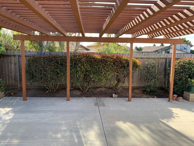 Building Photo - Great Home, Great Location, Great Neighborhood