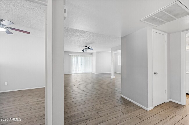 Building Photo - 3445 E Earll Dr