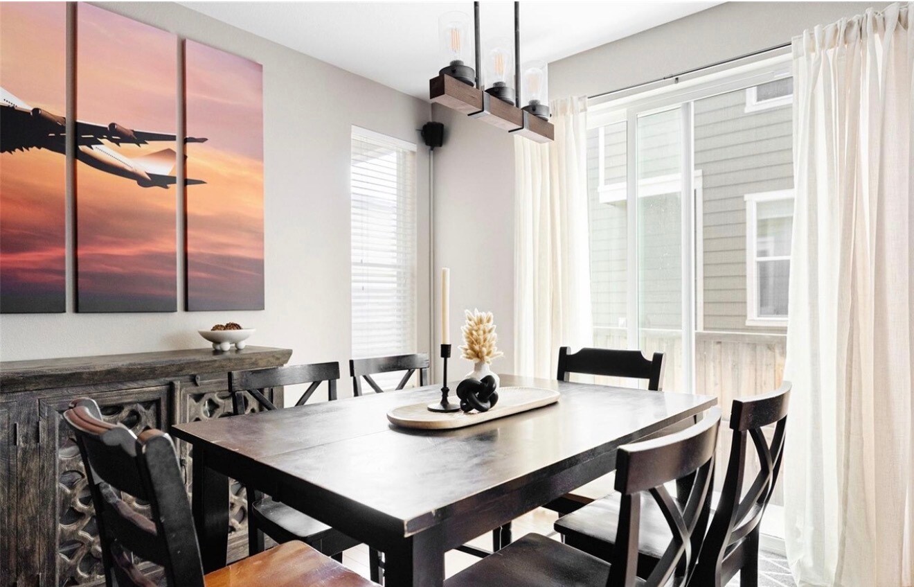 Building Photo - 9977 Hough Pt