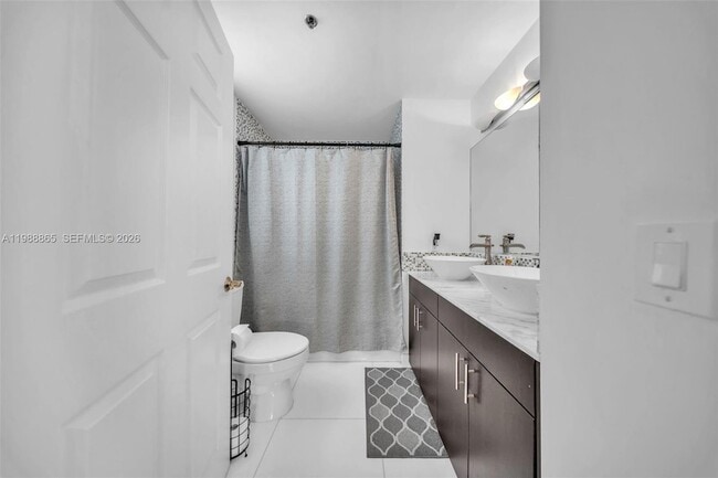 Building Photo - 1400 Salzedo St