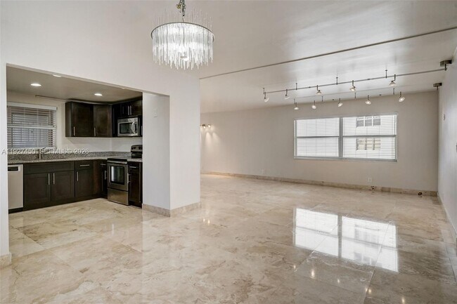 Building Photo - 121 Golden Isles Dr